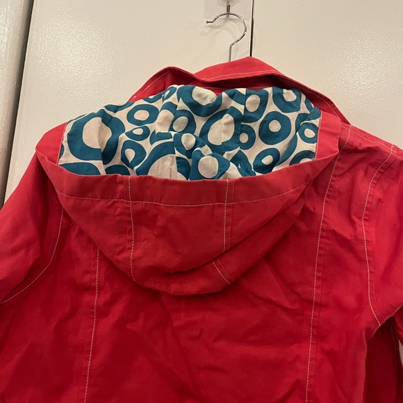 Pink Boden raincoat with detachable hood and buttons - Picture 6 of 7